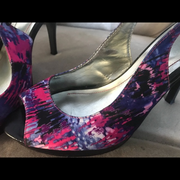 Stunning Style & Co Multi colored satin heels sz10 - Picture 2 of 5